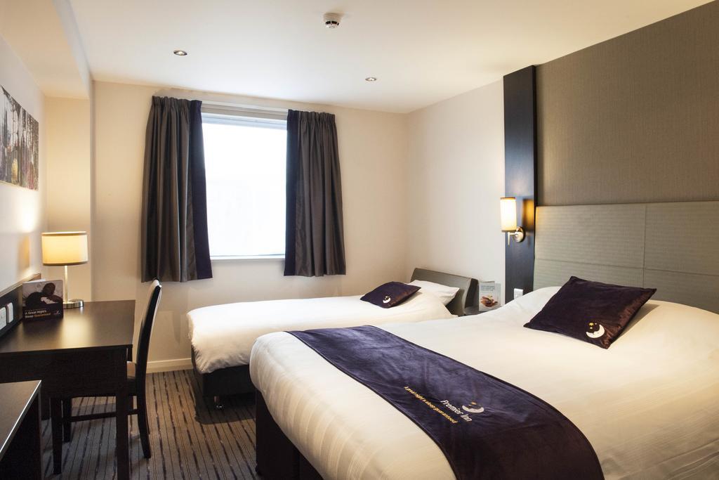 Premier Inn Aberdeen City Centre الغرفة الصورة