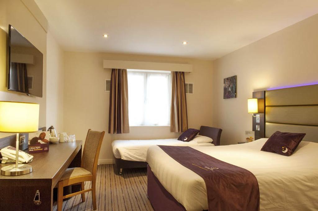 Premier Inn Aberdeen City Centre الغرفة الصورة