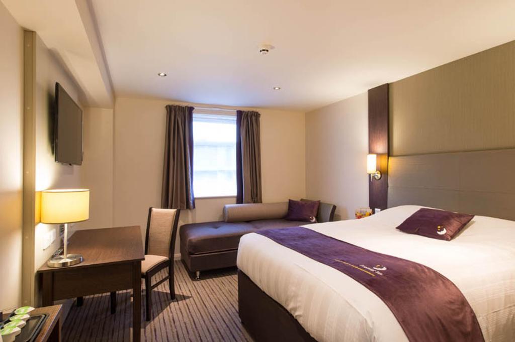 Premier Inn Aberdeen City Centre الغرفة الصورة