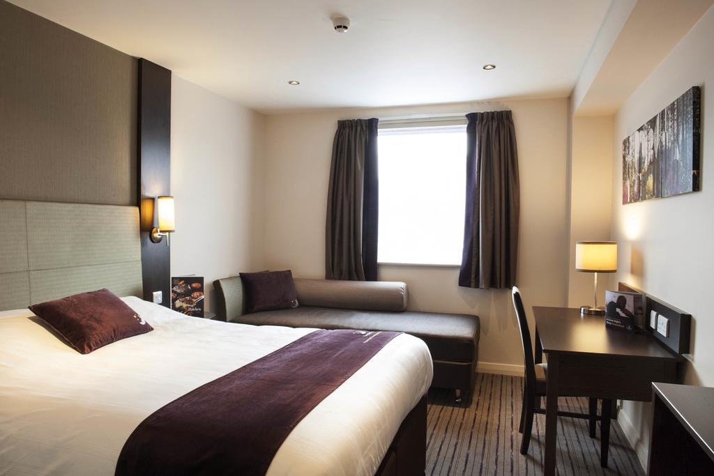 Premier Inn Aberdeen City Centre الغرفة الصورة